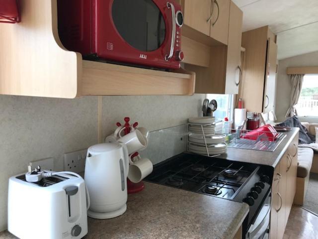 Villa Dotty By The Sea, 27 Bw, St Osyth Beach - Price Is Whole Caravan With Field Views Saint Osyth Exterior foto